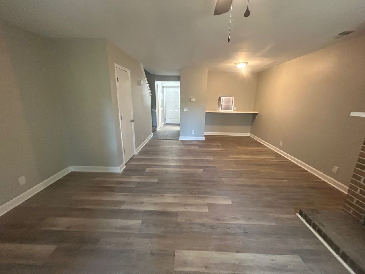 240 Jamil Rd - Photo 4 of 24