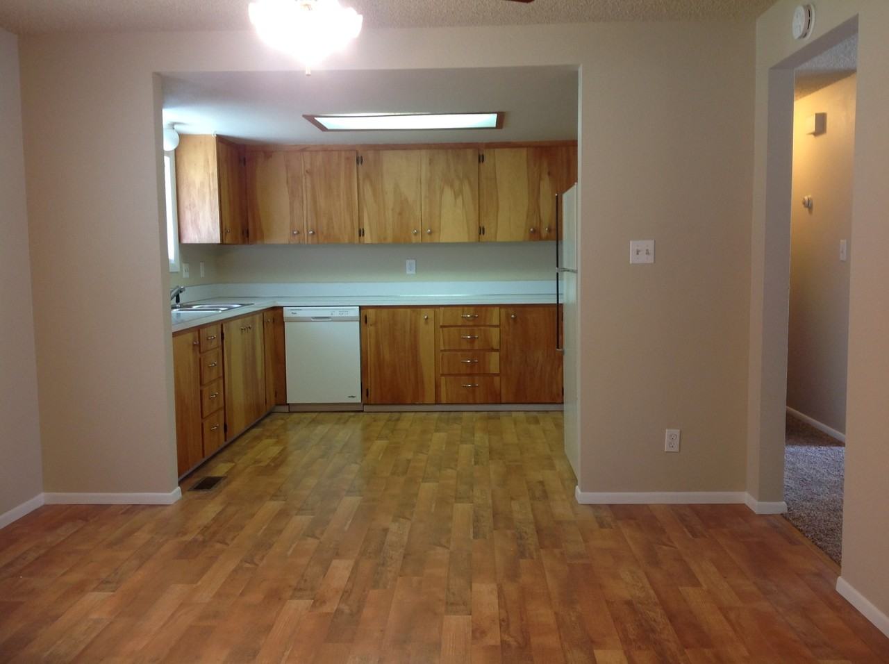 395 W Cranmer Dr - Photo 4 of 20