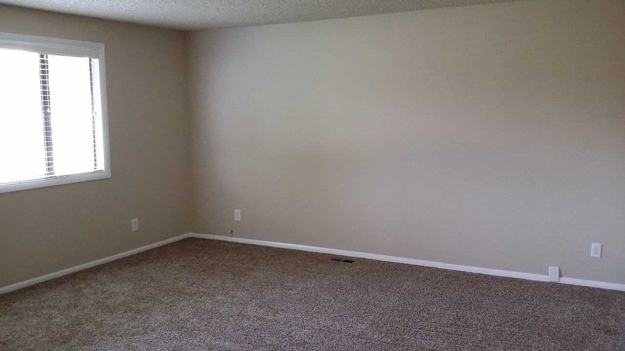 395 W Cranmer Dr - Photo 7 of 20