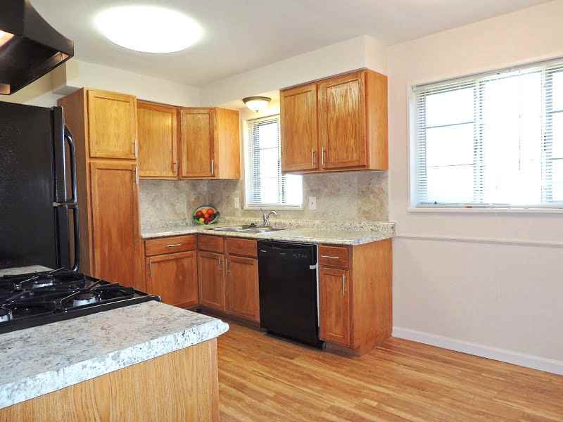 245 E 262nd St - Photo 4 of 17