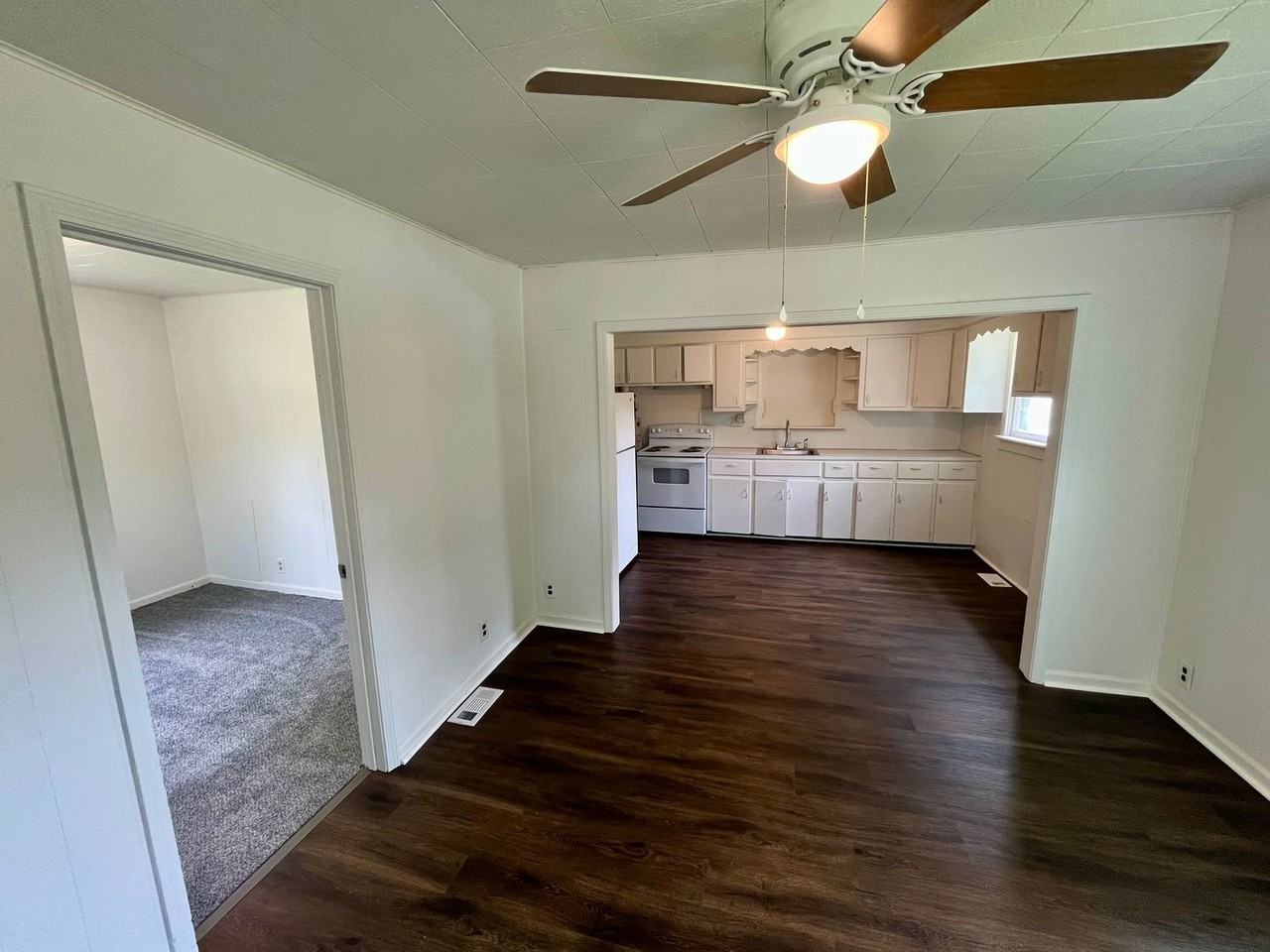202 Bland St - Photo 3 of 9