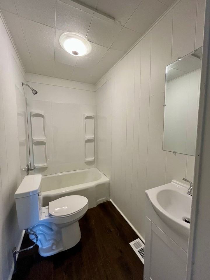 202 Bland St - Photo 7 of 9
