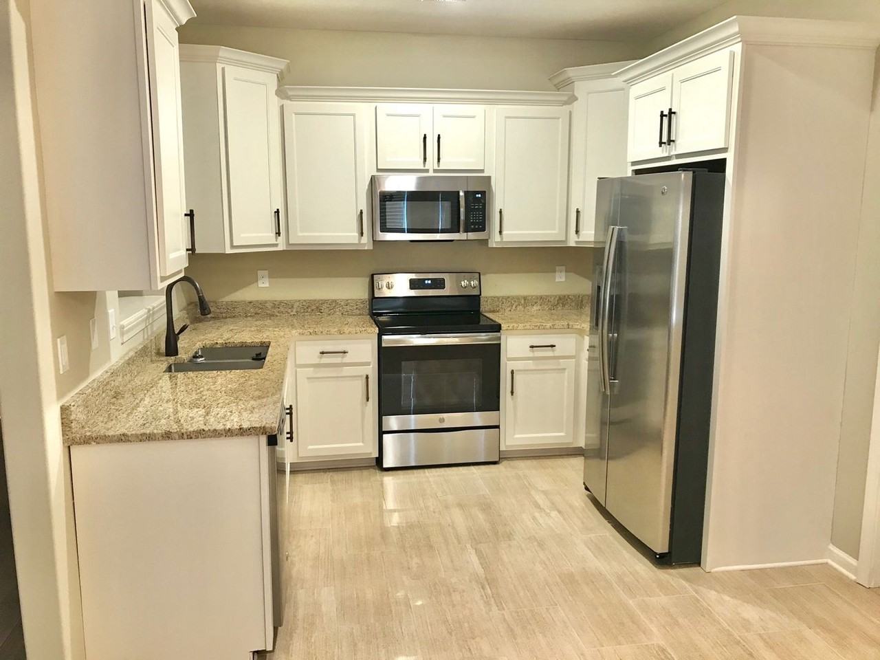 5413 Riverstone Dr - Photo 3 of 14