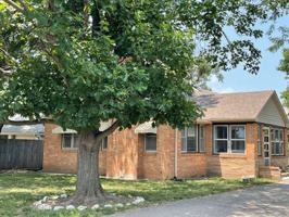 featured image of 120 E Avenue F