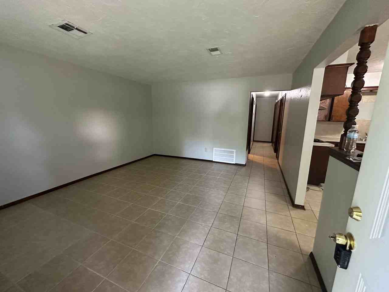 537 Franklin St - Photo 2 of 29