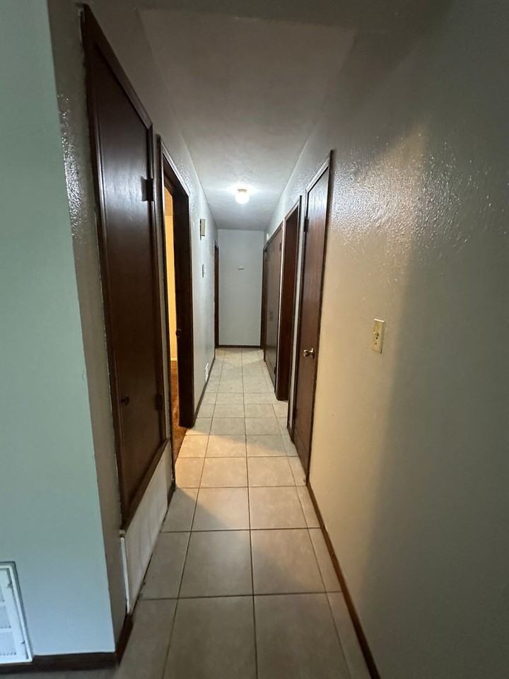 537 Franklin St - Photo 3 of 29