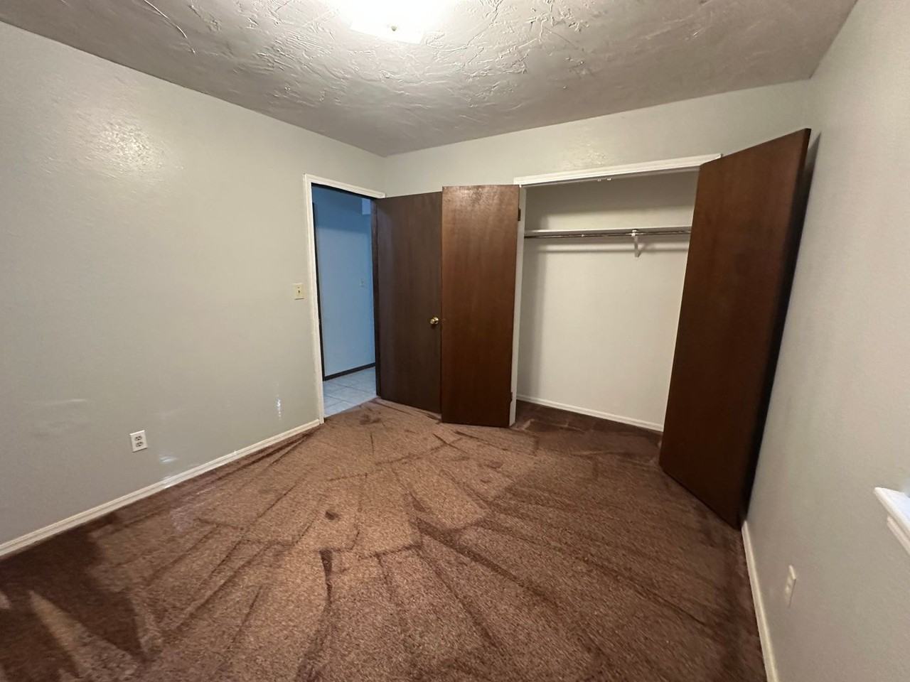 537 Franklin St - Photo 5 of 29