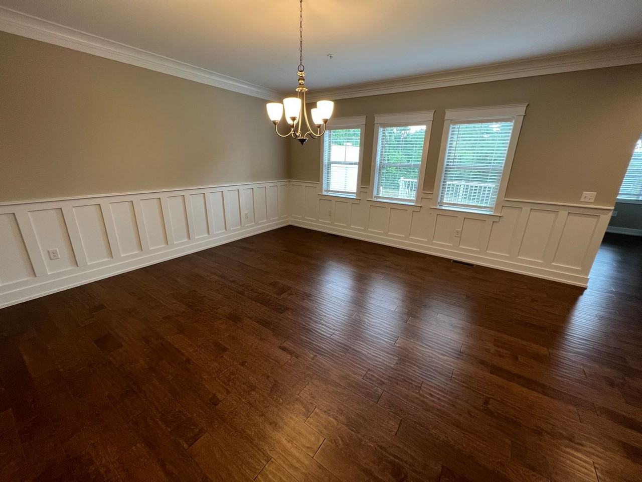 5016 Royal Ave - Photo 2 of 23