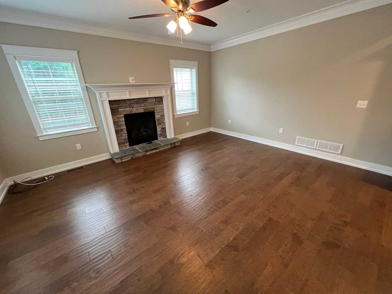 5016 Royal Ave - Photo 3 of 23