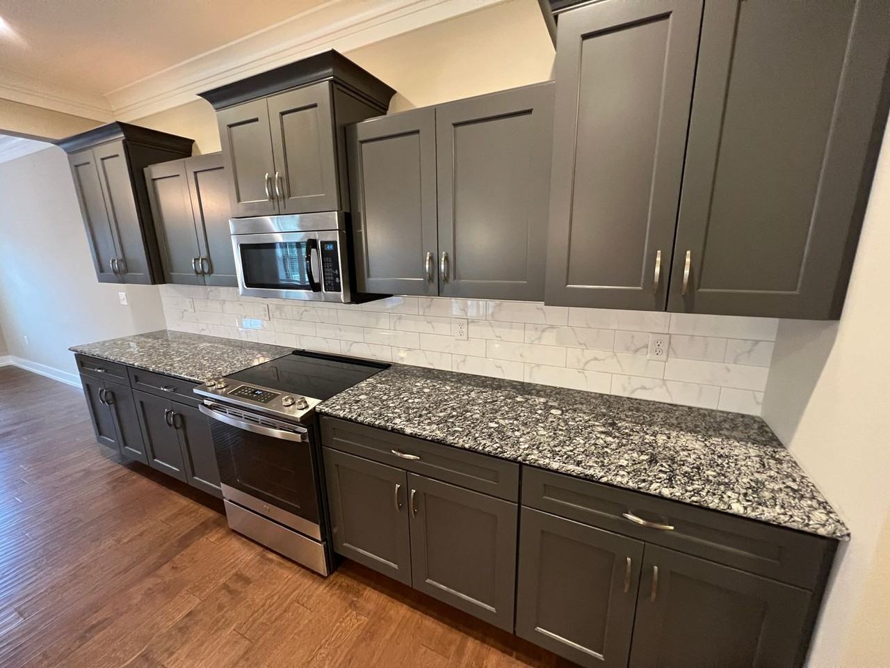 5016 Royal Ave - Photo 6 of 23