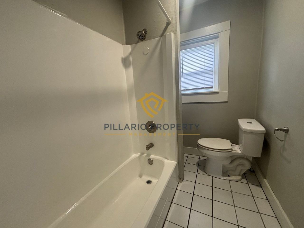 2815 Brookside Ave - Photo 4 of 17