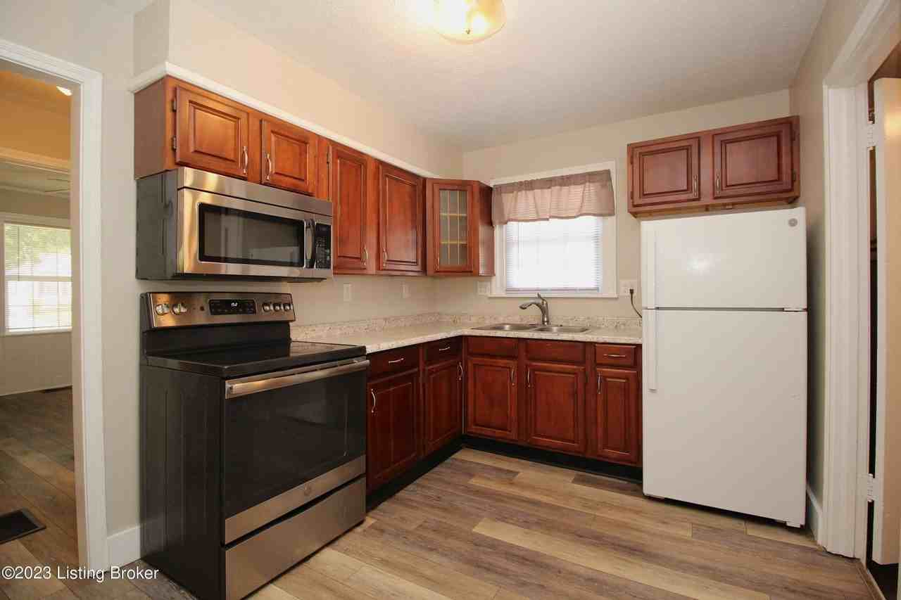 2421 Lindbergh Dr - Photo 6 of 17