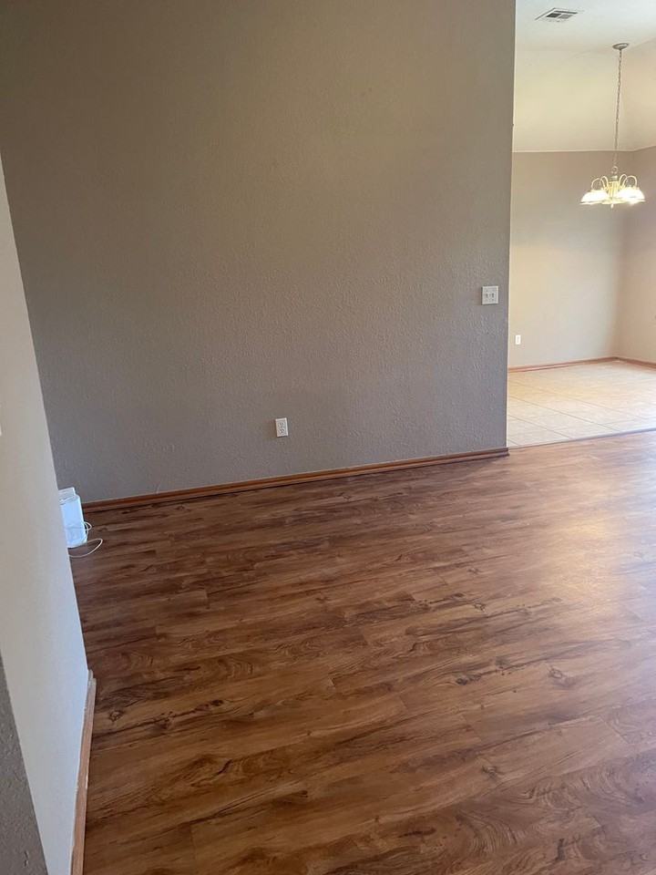 3417 Shadow St - Photo 6 of 12