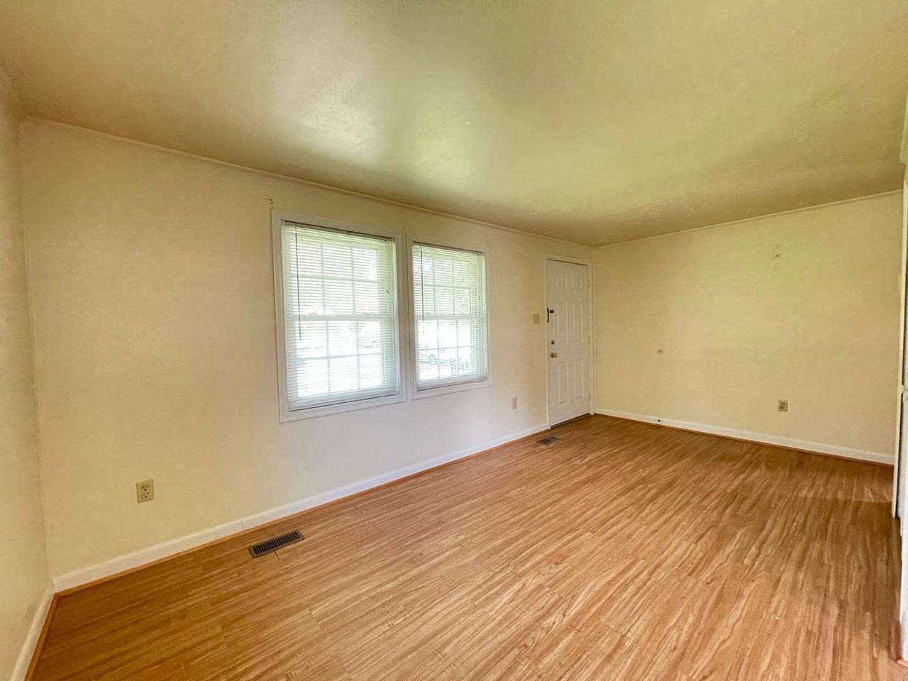 108 Montgomery St - Photo 2 of 9