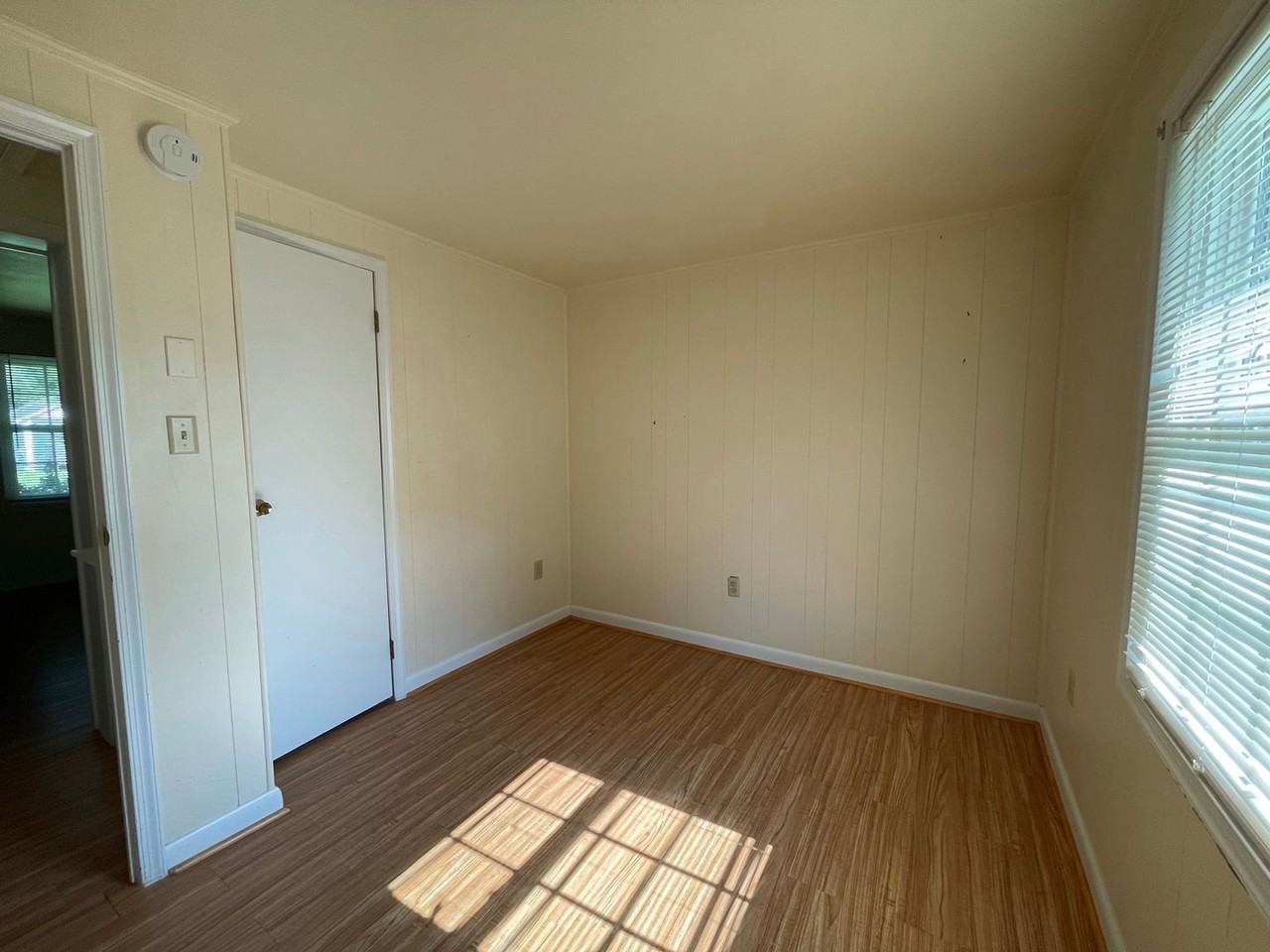 108 Montgomery St - Photo 7 of 9