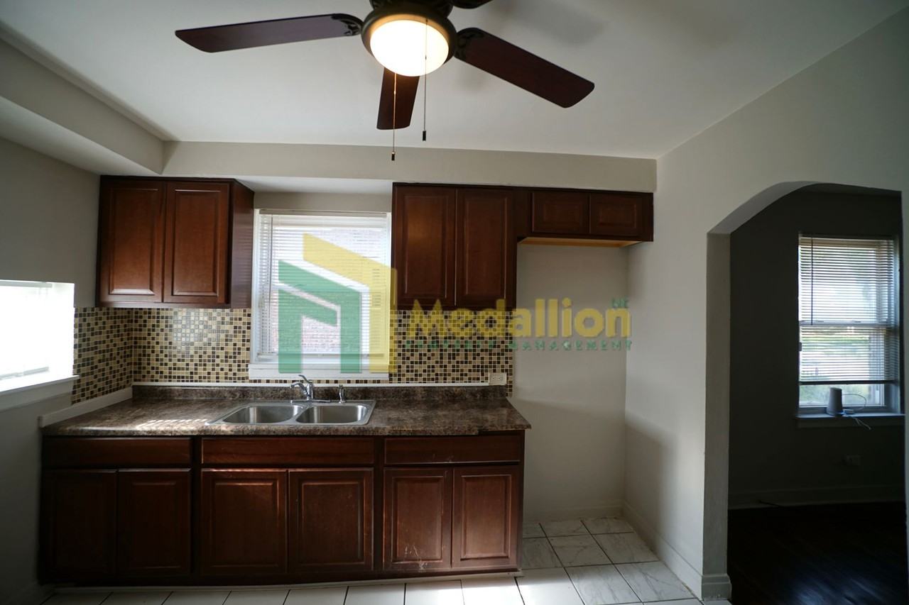 10123 S Crandon Ave - Photo 6 of 21