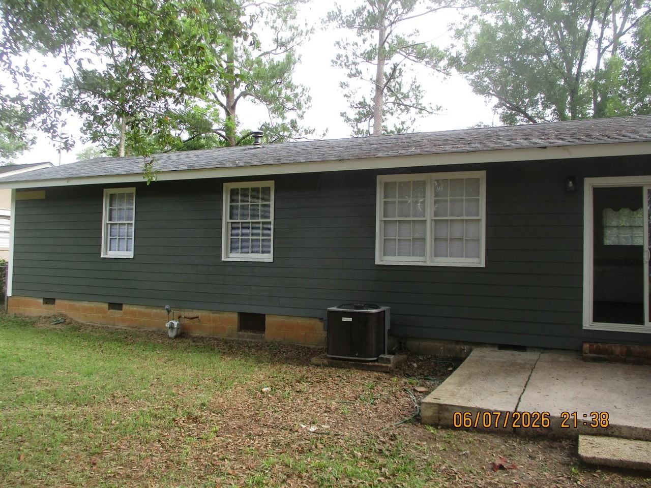 1118 Acker Dr - Photo 3 of 9