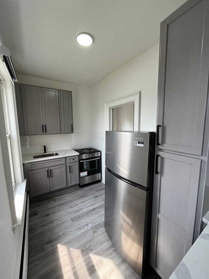 Now Leasing - Photo 7 of 10