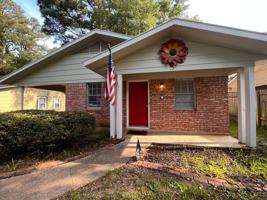 featured image of 702 Cindy Ln