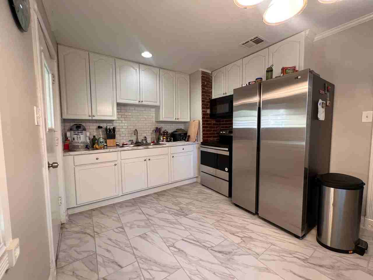 702 Cindy Ln - Photo 4 of 10