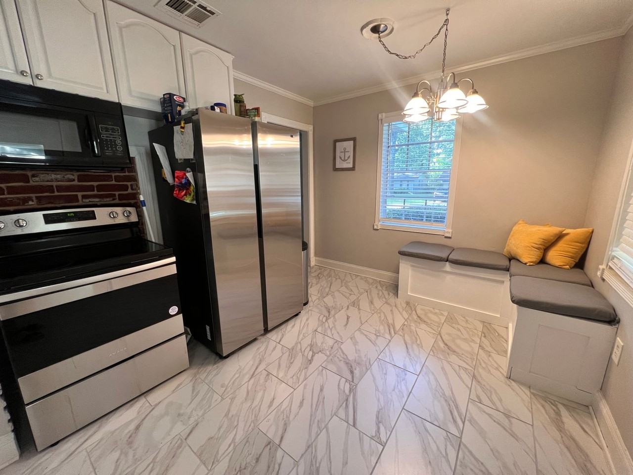 702 Cindy Ln - Photo 5 of 10