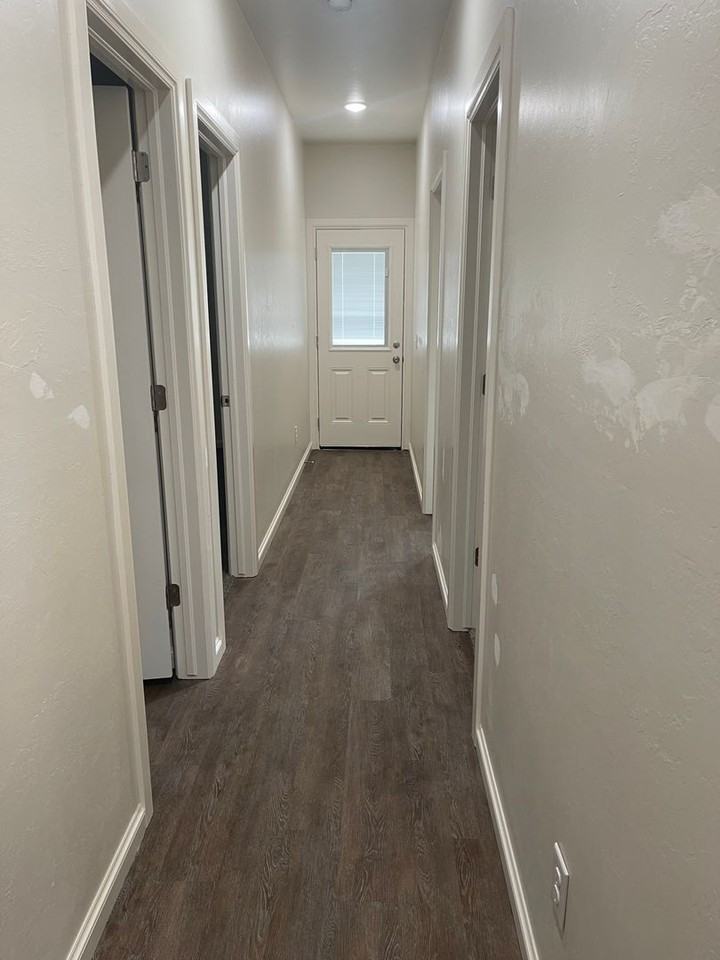 1313 Brooks Dr - Photo 7 of 23