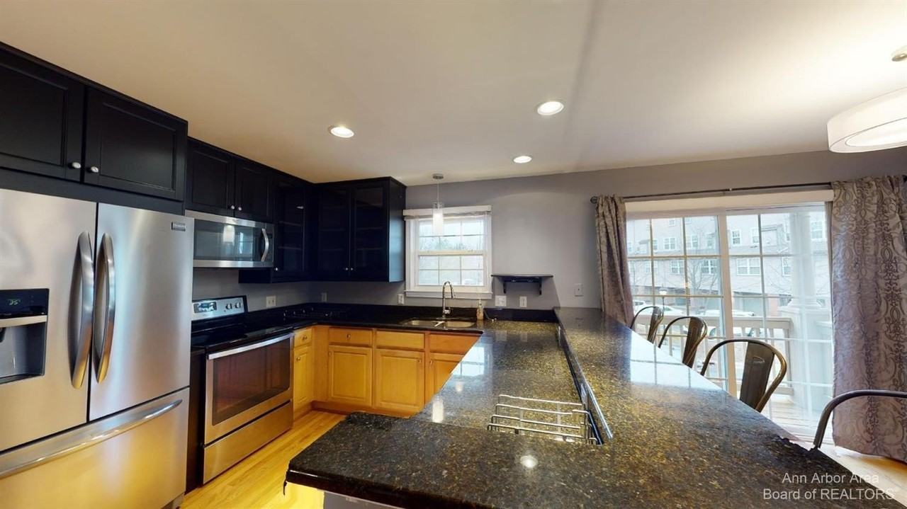 2970 Barclay Way - Photo 3 of 44