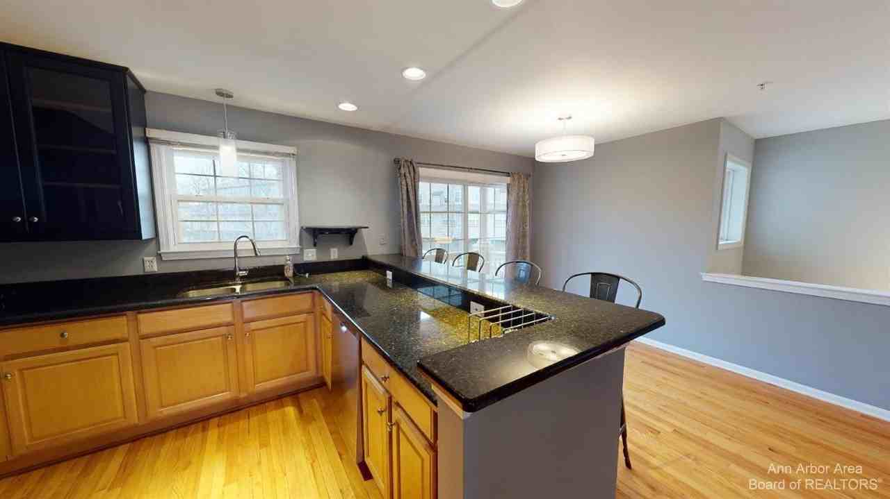 2970 Barclay Way - Photo 4 of 44