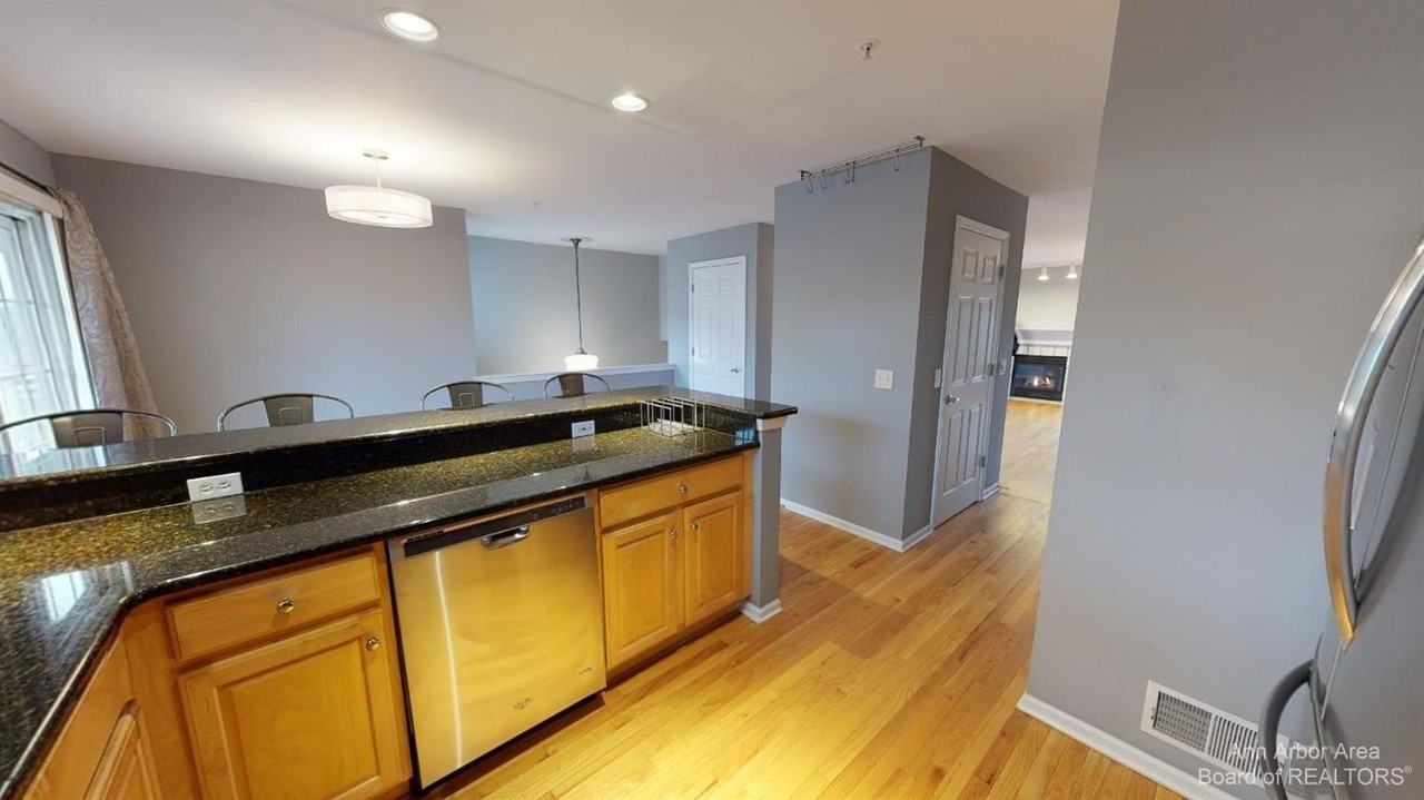 2970 Barclay Way - Photo 6 of 44