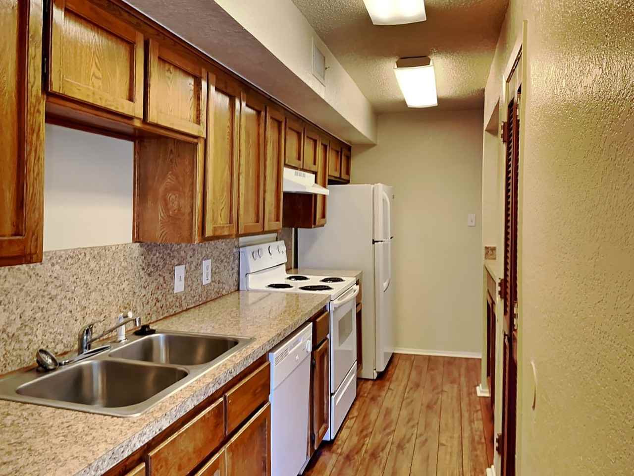 3413 W. 5th Street - Photo 4 of 15