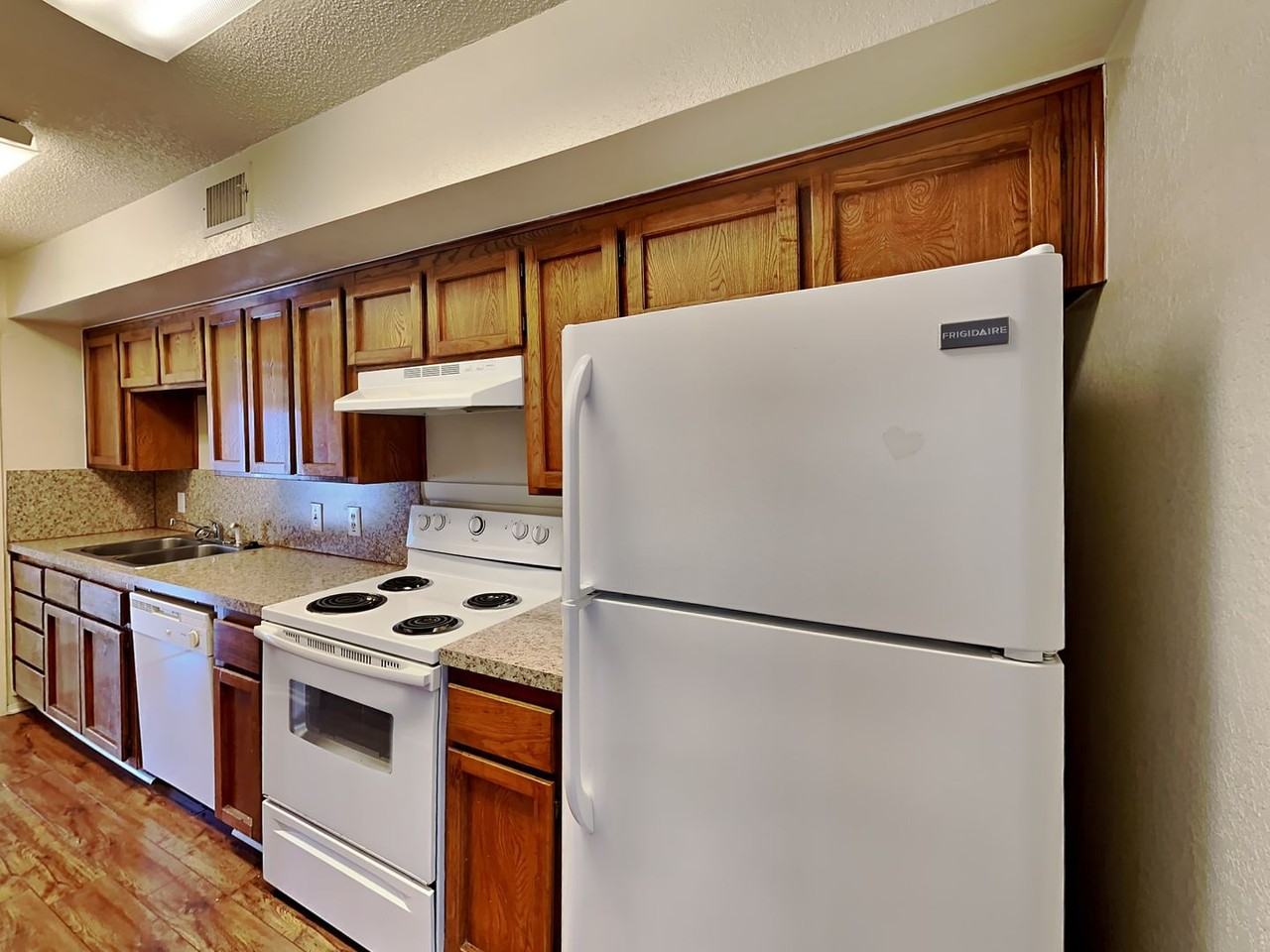 3413 W. 5th Street - Photo 5 of 15