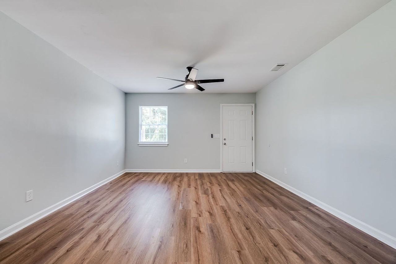 803 Ash Street Ext #B - Photo 3 of 23