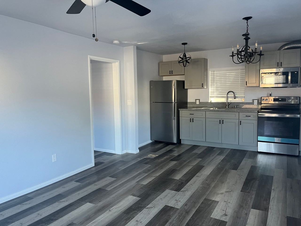 436 Hobson St - Photo 3 of 18