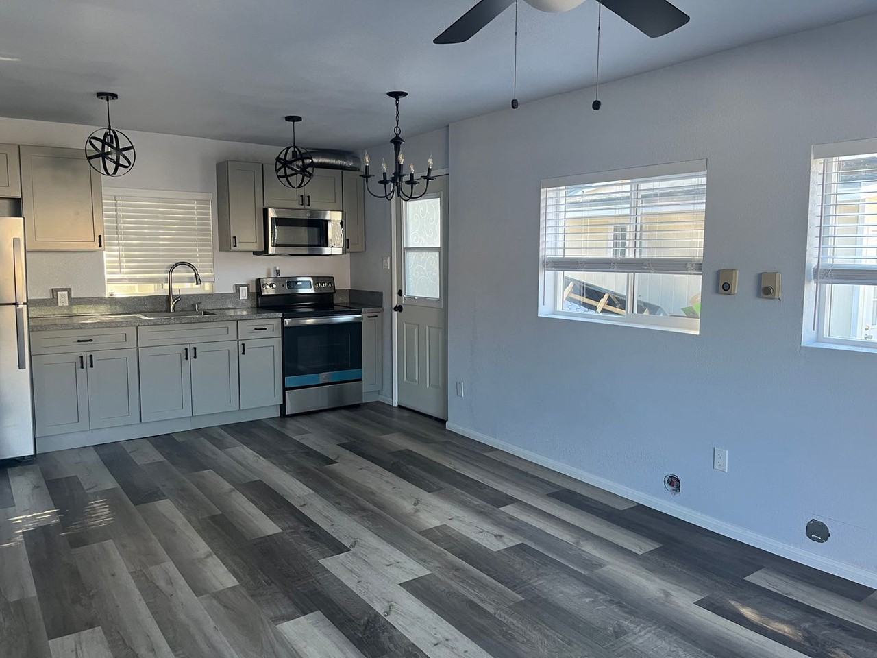 436 Hobson St - Photo 4 of 18