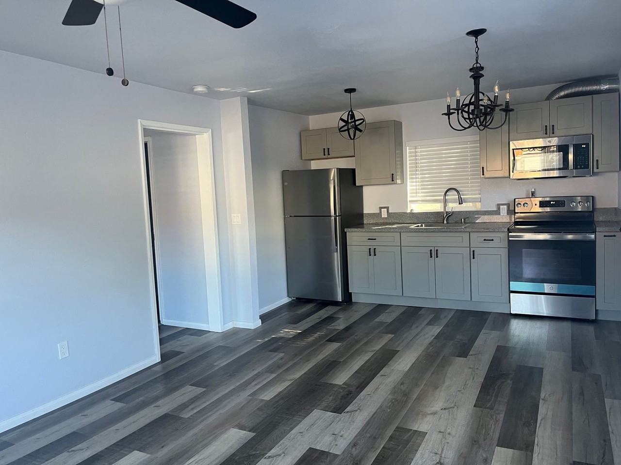 436 Hobson St - Photo 5 of 18