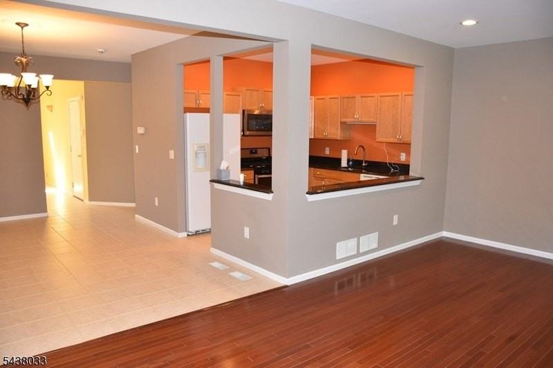 125 Springhill Dr - Photo 5 of 25