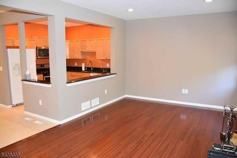 125 Springhill Dr - Photo 6 of 25