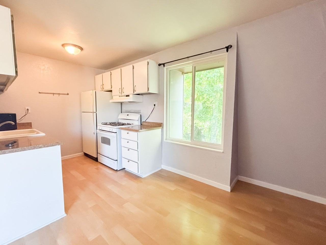 5440 S Willow Ln #E - Photo 7 of 16