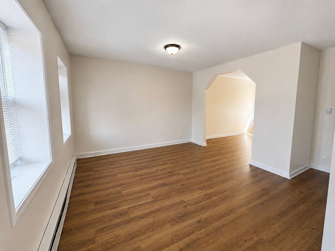 217 E Whitesboro St - Photo 3 of 35