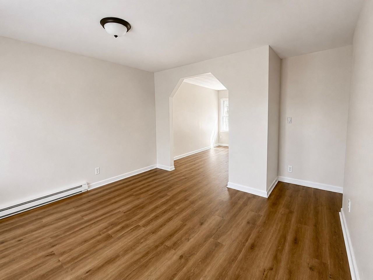 217 E Whitesboro St - Photo 4 of 35