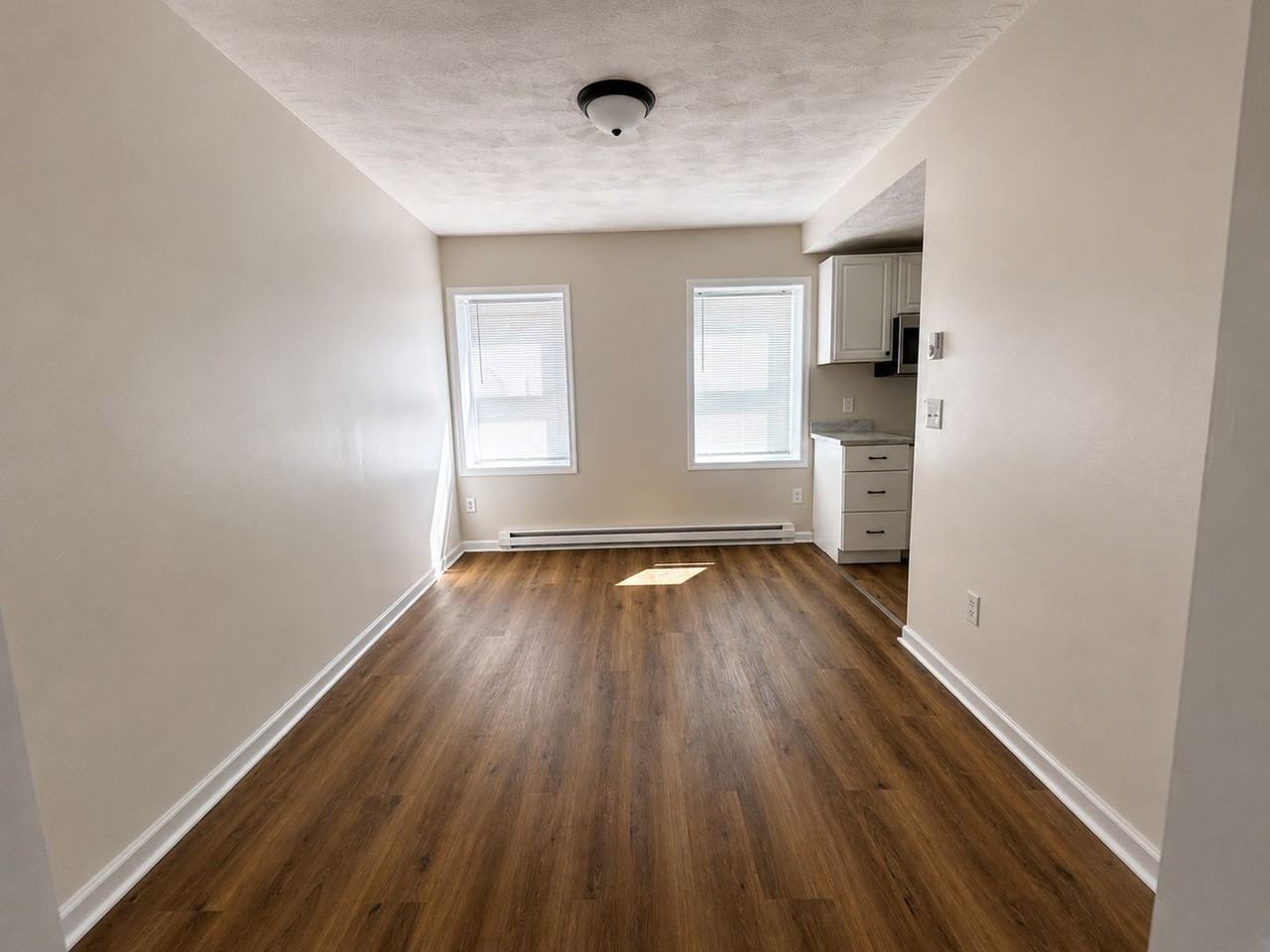 217 E Whitesboro St - Photo 6 of 35