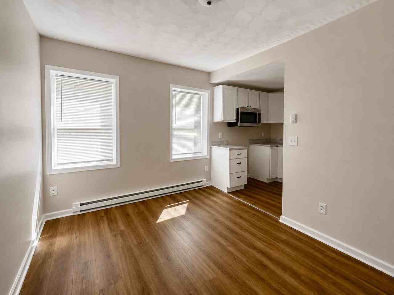 217 E Whitesboro St - Photo 7 of 35