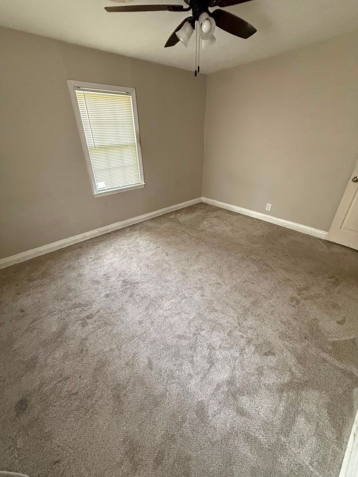4450 Dallas St - Photo 5 of 7