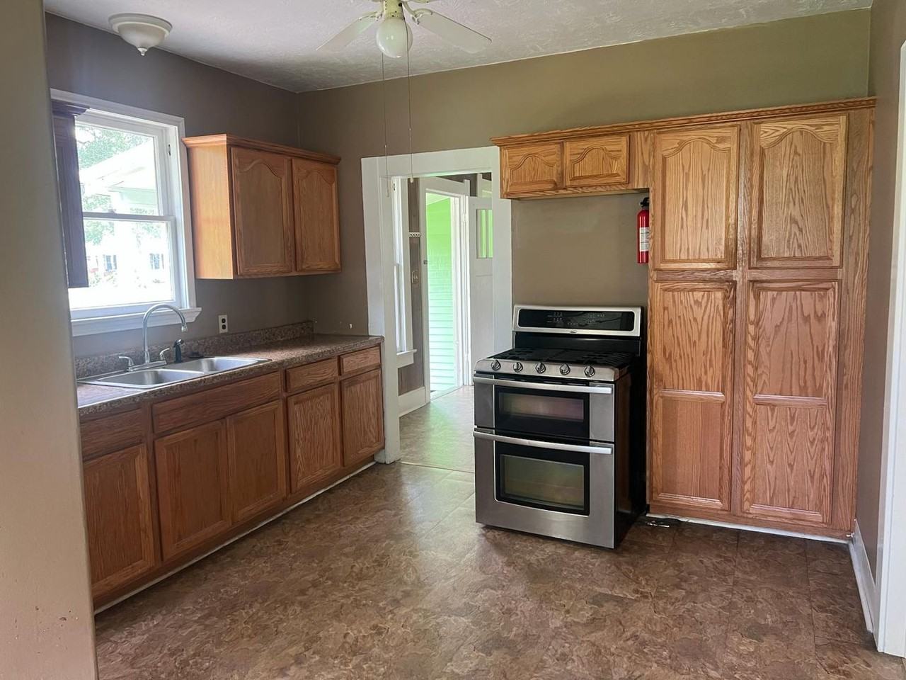 285 Adams St - Photo 2 of 12