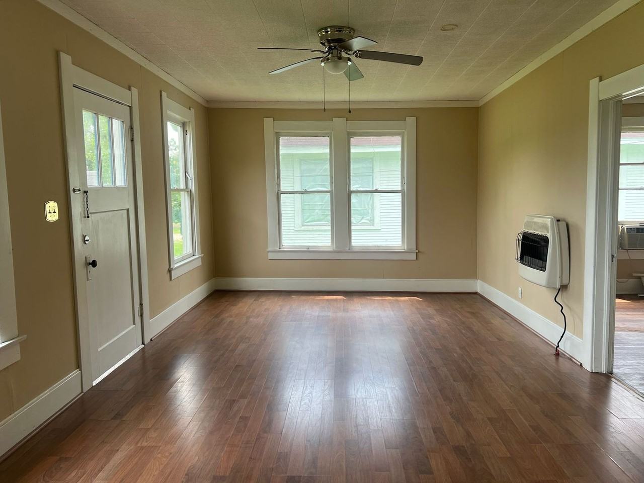 285 Adams St - Photo 3 of 12