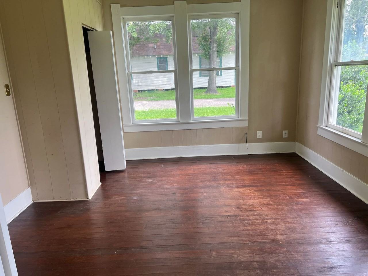 285 Adams St - Photo 6 of 12