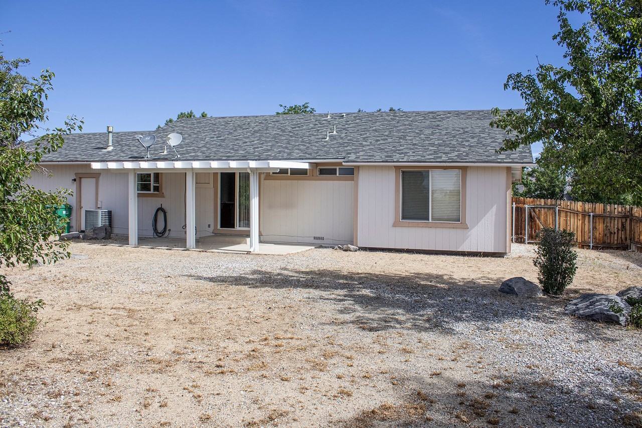 1170 Longspur Way - Photo 3 of 31