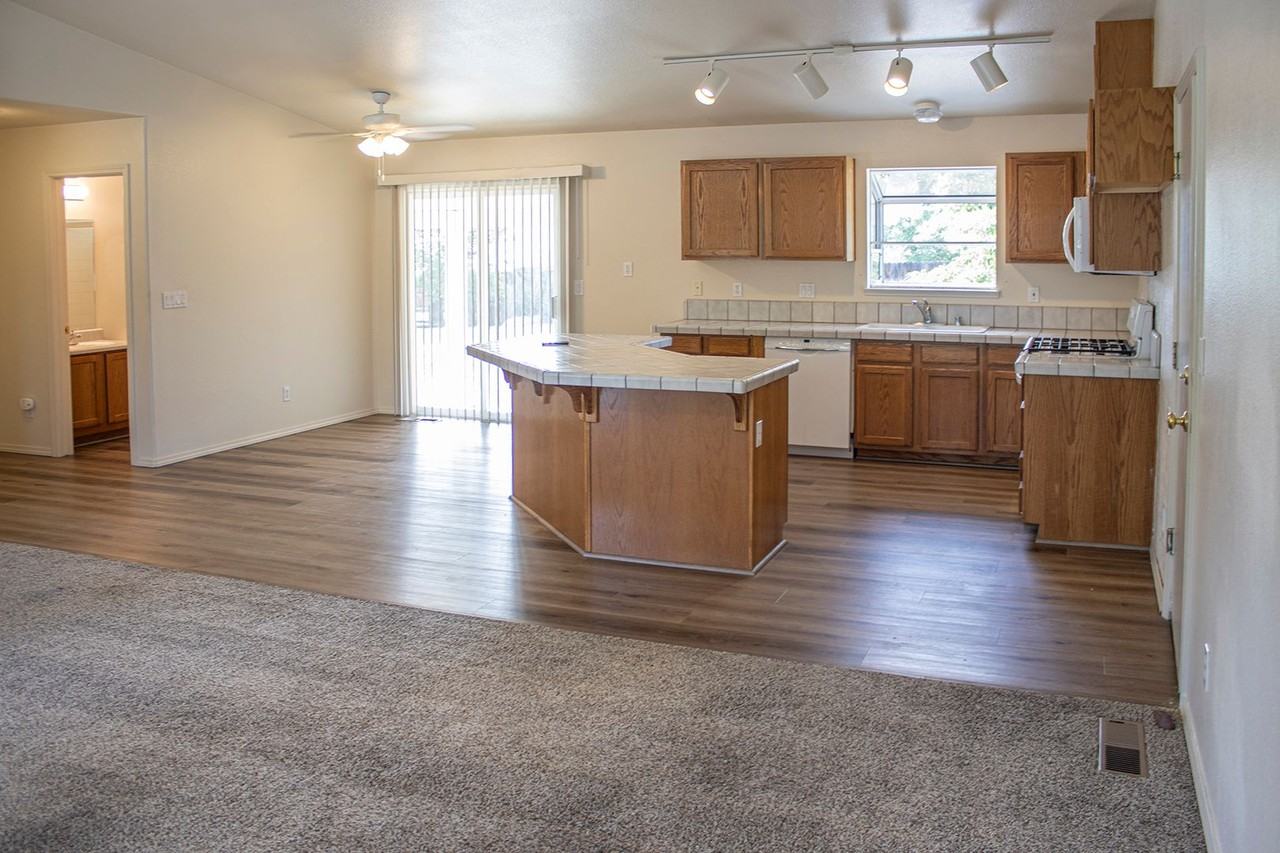 1170 Longspur Way - Photo 6 of 31
