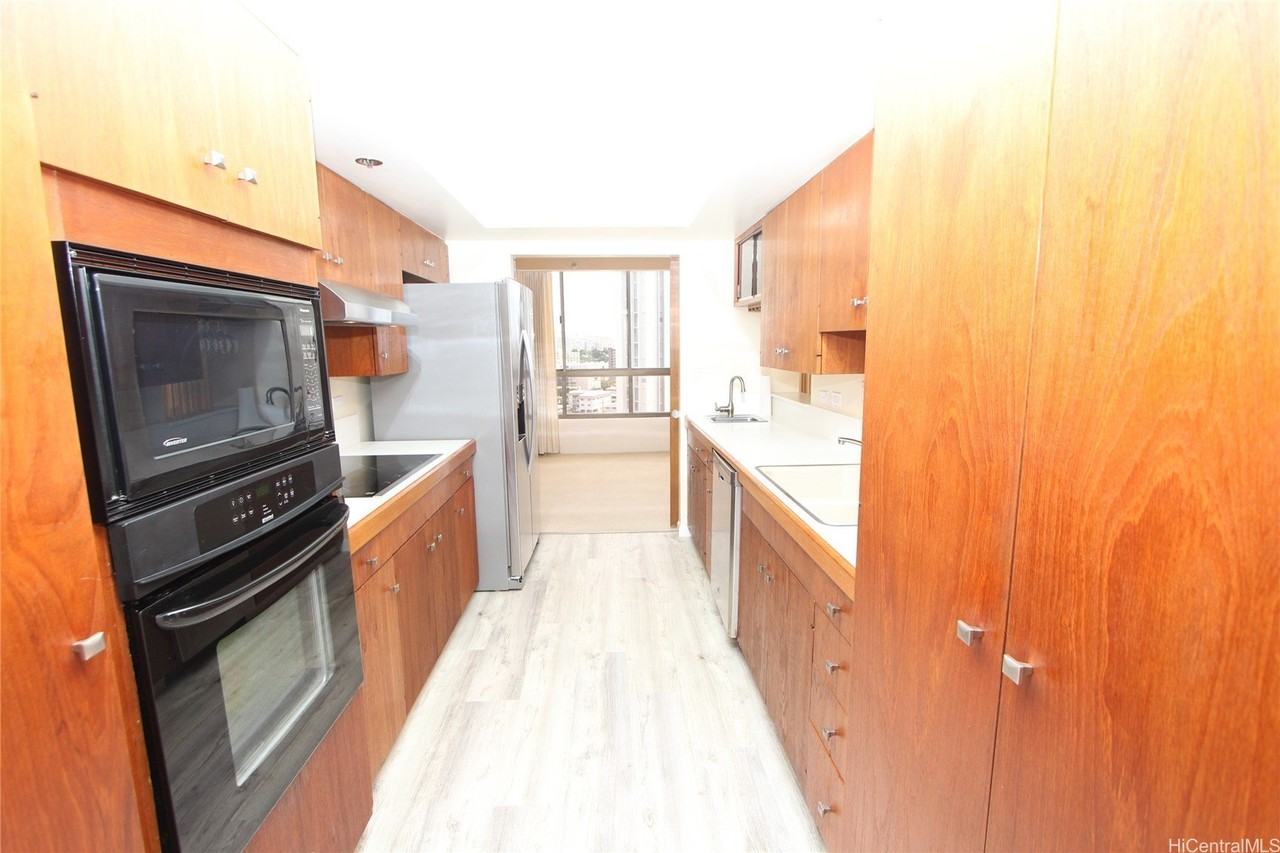 1050 Lunalilo St - Photo 3 of 18