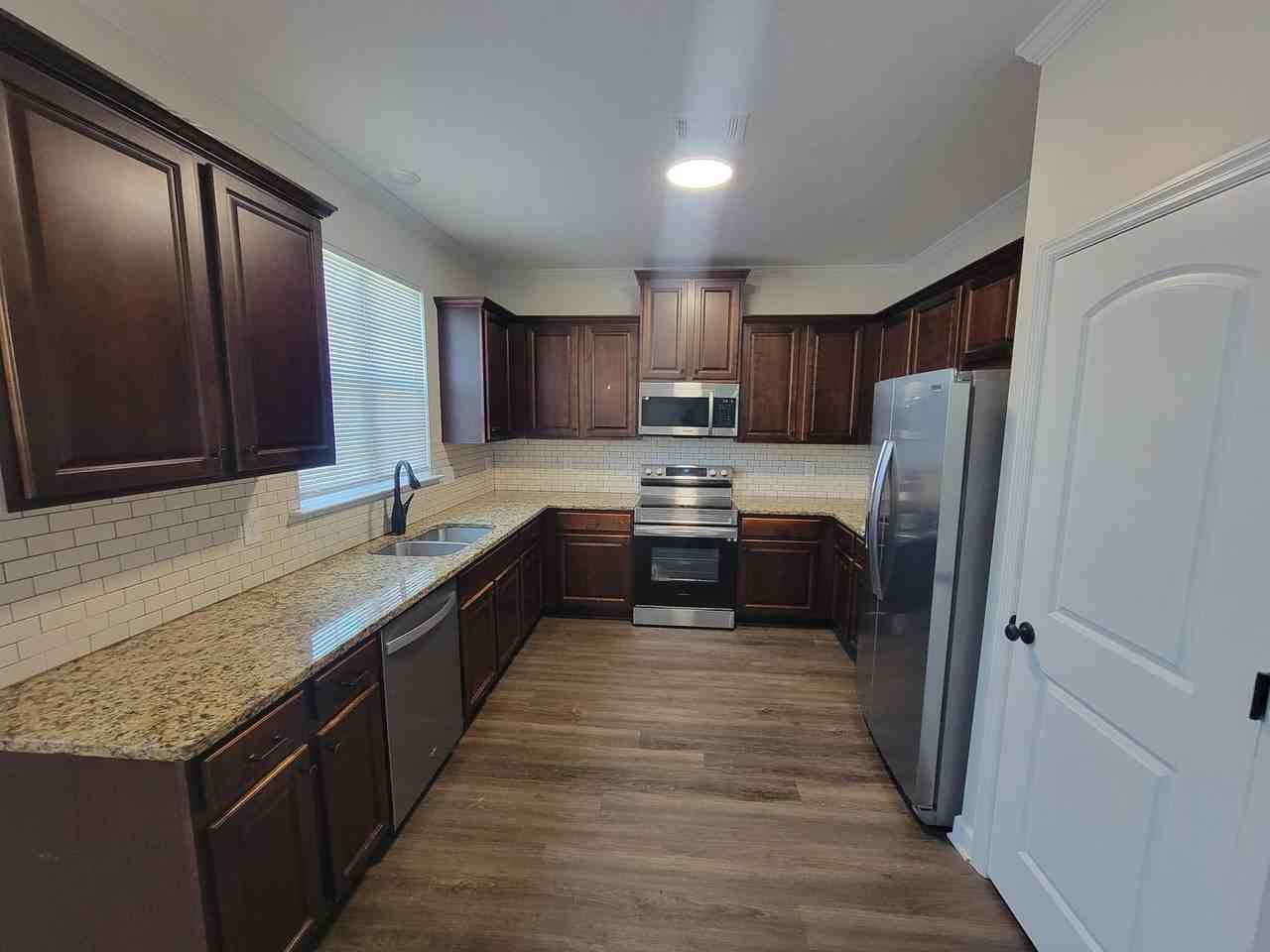 6026 Clifford St - Photo 5 of 29